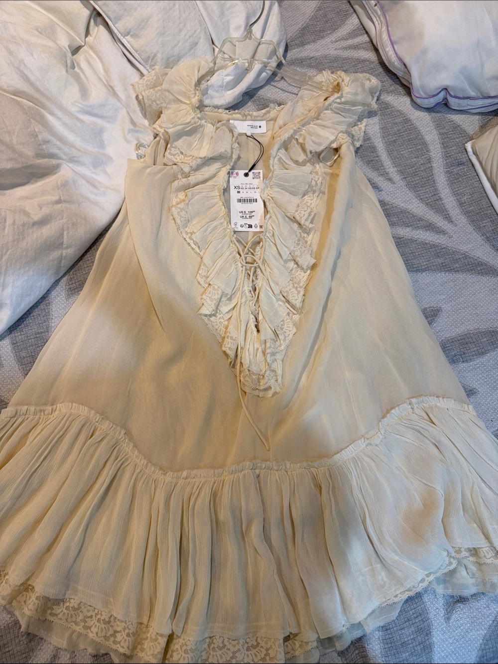 Zara Woman’s Cream Ruffled Lace-Trim Dress
